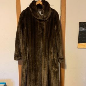 Marvin Richards, Brown Coat, RN 73209